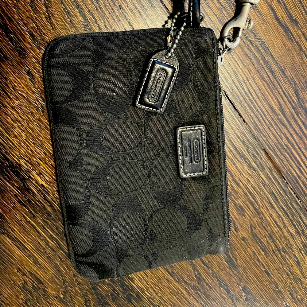 Coach wristlet black